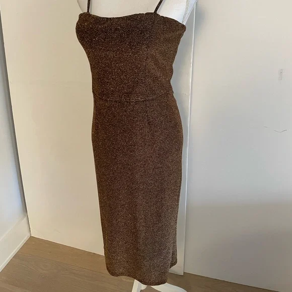 Dress The Population - Picture 3 of 6